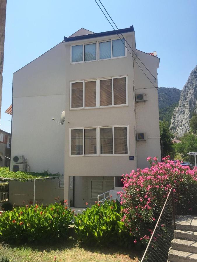 Apartment Mate โอมิช ภายนอก รูปภาพ