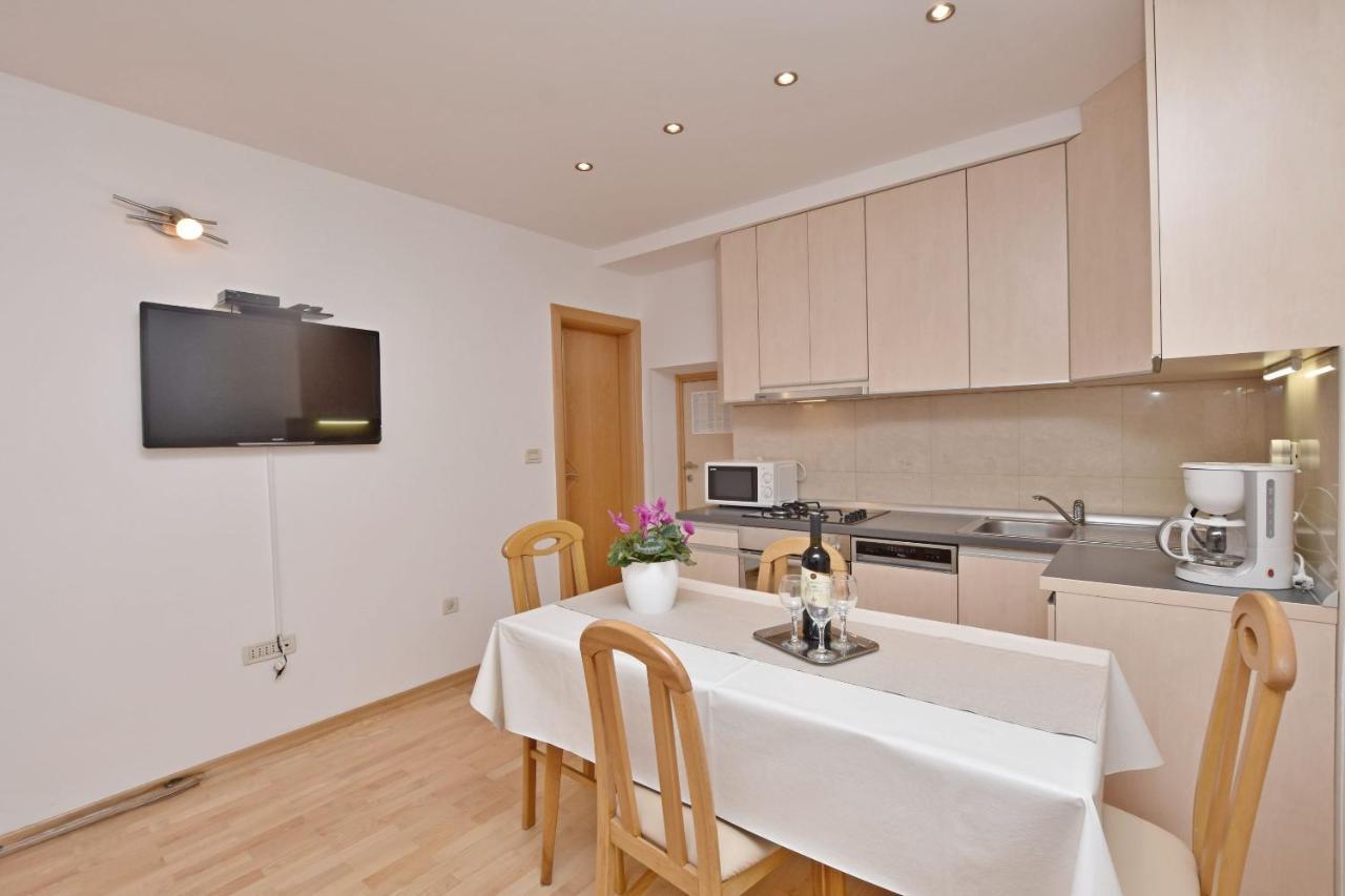 Apartment Mate โอมิช ภายนอก รูปภาพ