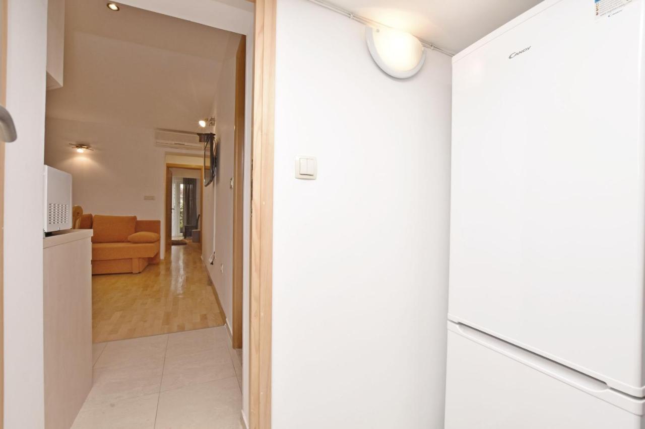 Apartment Mate โอมิช ภายนอก รูปภาพ