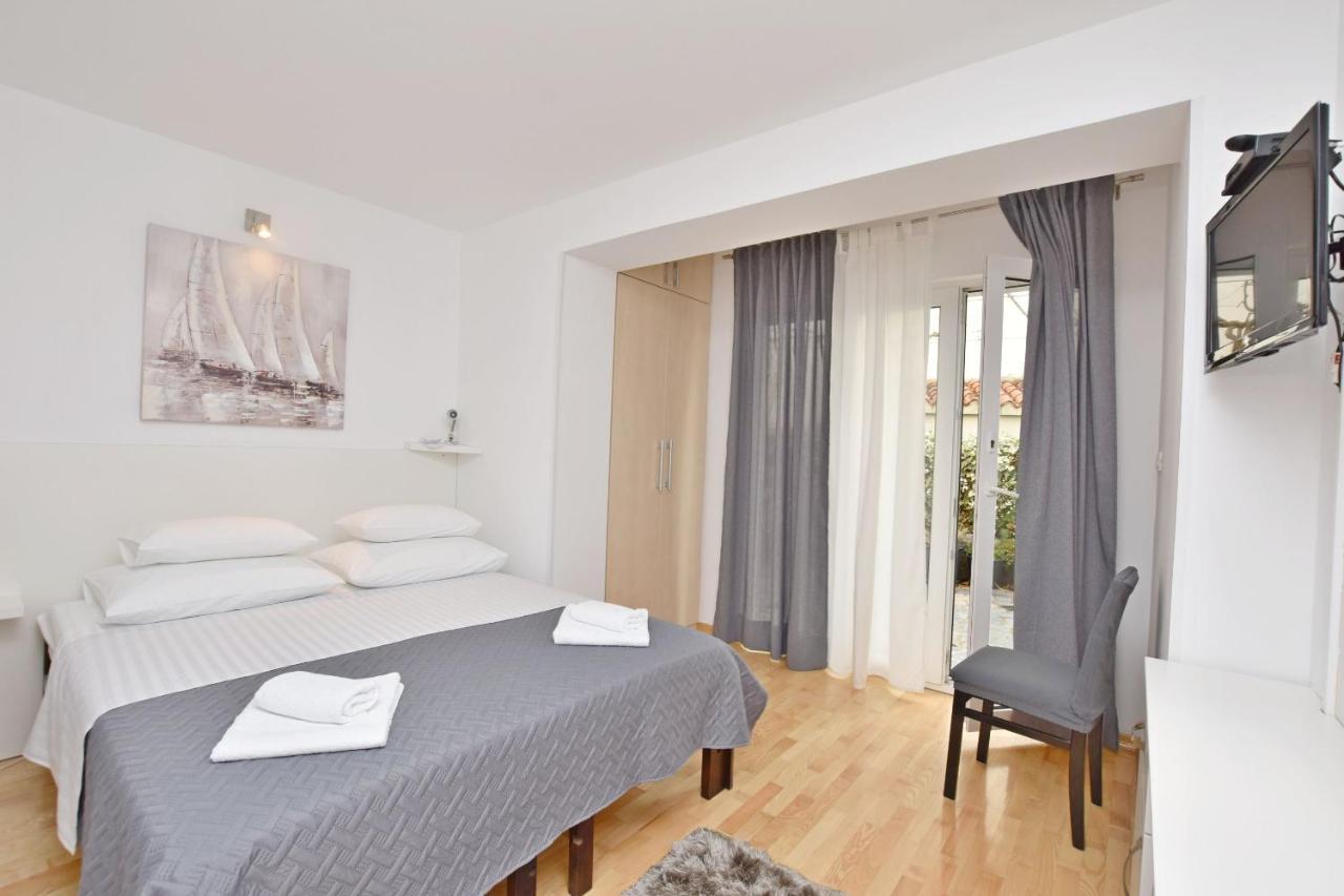Apartment Mate โอมิช ภายนอก รูปภาพ